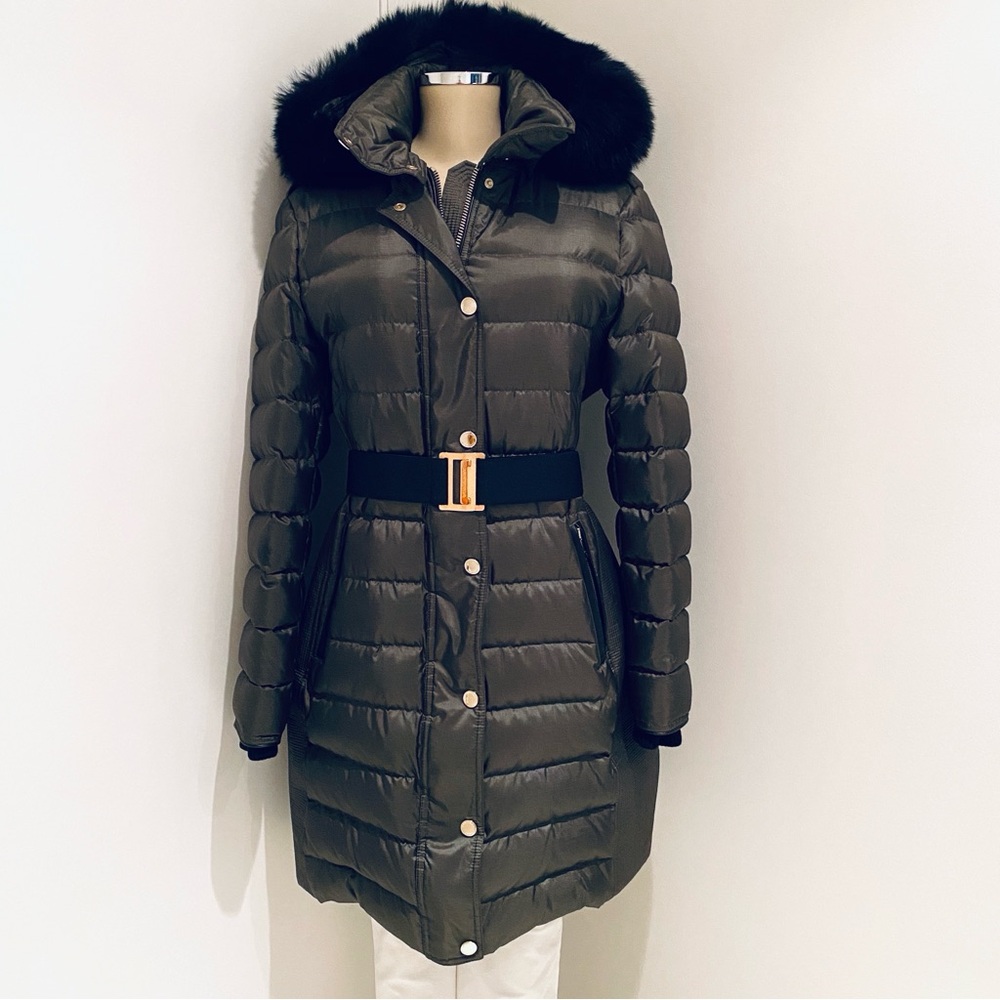 BURBERRY LONDON  ABBEYDALE FOX-FUR TRIMMED PUFFER COAT. - Picture 3 of 14